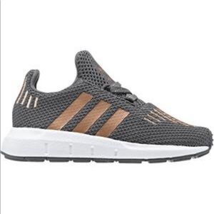 Adidas Swift Run Athletic Shoe 9k